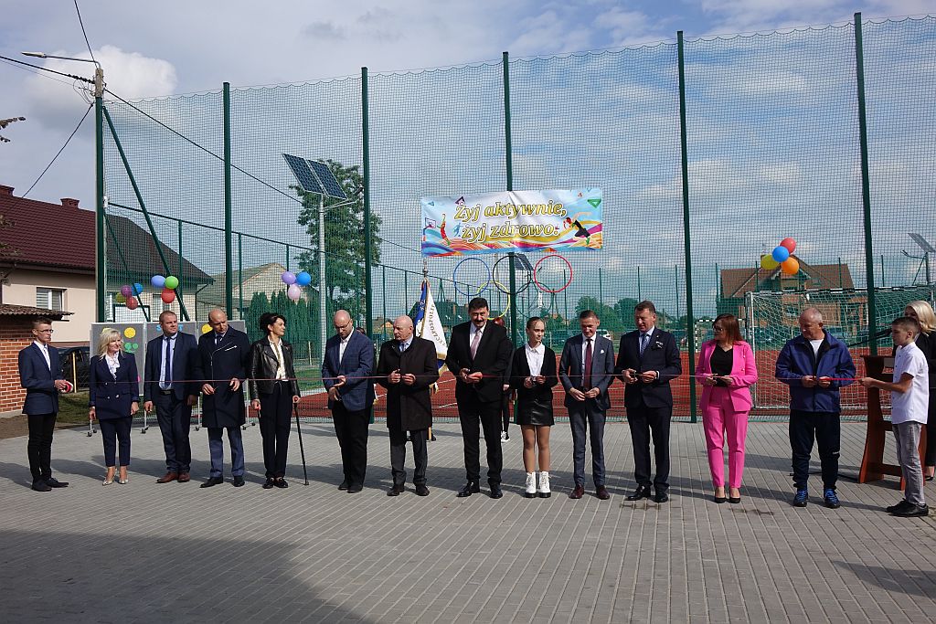Gmina Grodziec z nowym zapleczem sportowym - zdjęcie 1