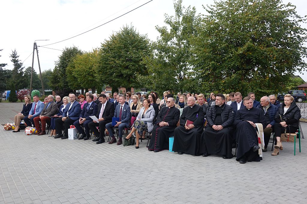 Gmina Grodziec z nowym zapleczem sportowym - zdjęcie 4.1