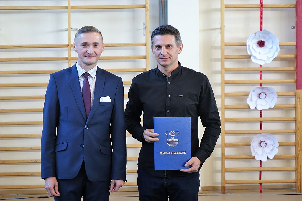 Nagrody dla nauczycieli z okazji Dnia Edukacji Narodowej - zdjęcie 3