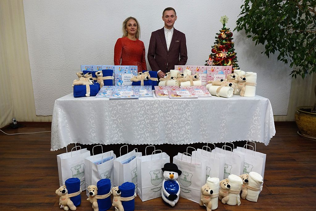 Wyprawki dla nowonarodzonych mieszkańców gminy Grodziec - zdjęcie 1