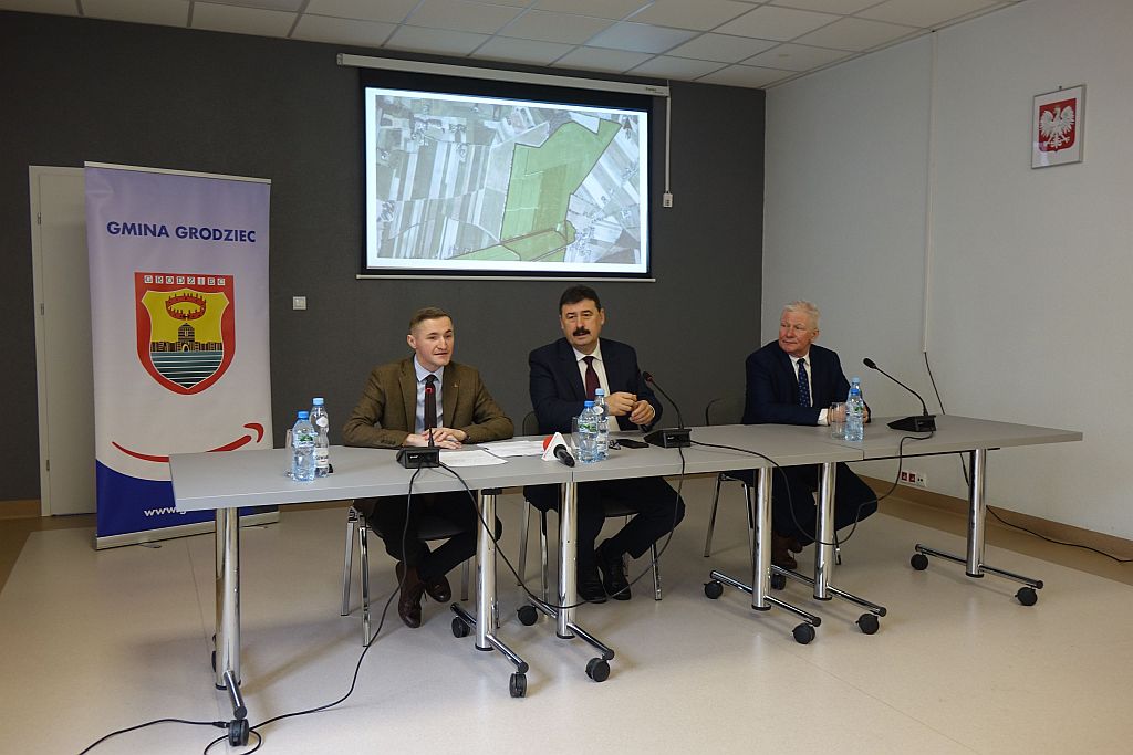 ZIEMIA PONOWNIE WRÓCI DO ROLNIKÓW! - zdjęcie 1