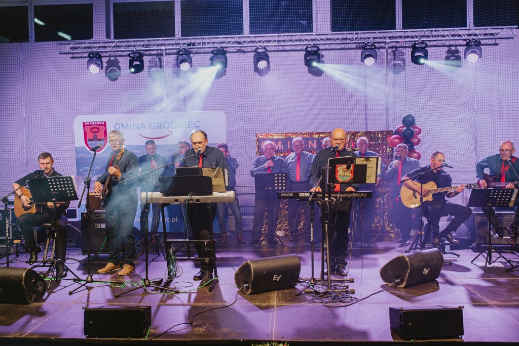 Gminny Dzień Kobiet w Grodźcu - zdjęcie 7