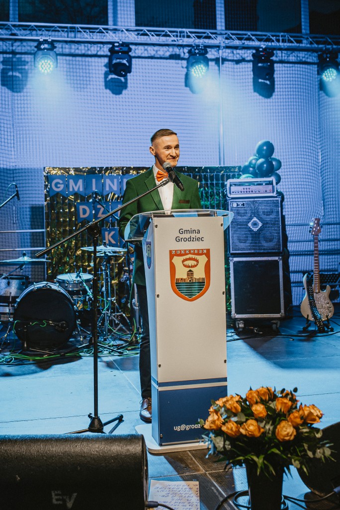 Gminny Dzień Kobiet w Grodźcu - zdjęcie 2