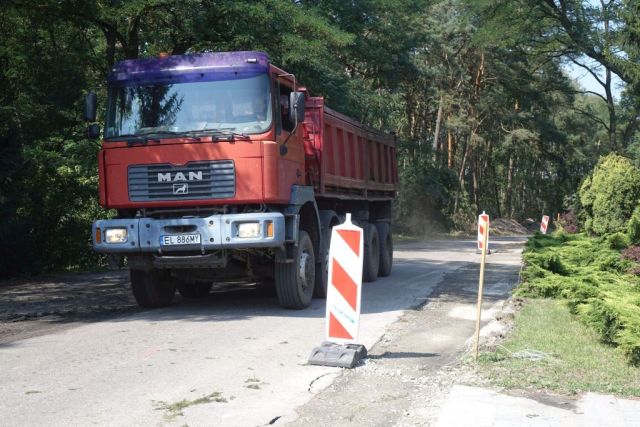 Trwa remont drogi gminnej nr G489038P w m. Stare Grądy - zdjęcie 2