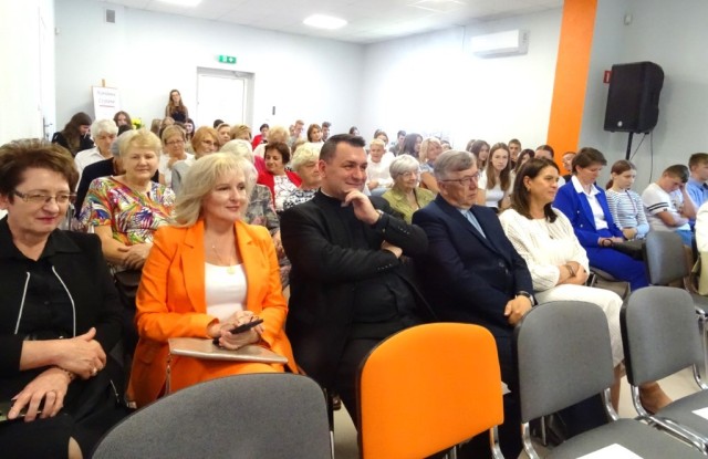 Narodowe Czytanie w Grodzieckiej Książnicy - zdjęcie 3