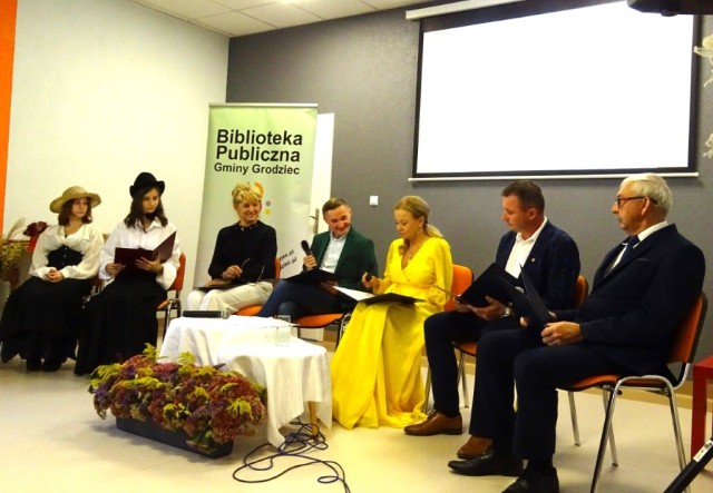 Narodowe Czytanie w Grodzieckiej Książnicy - zdjęcie 4