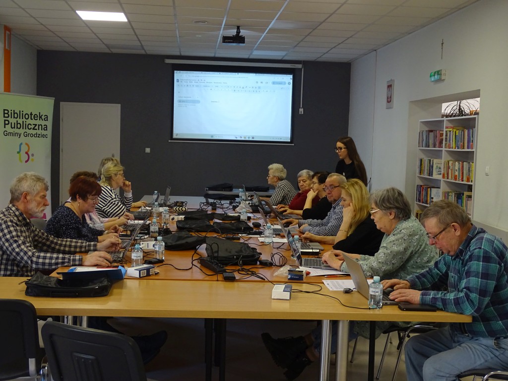 Mieszkańcy gminy bezpłatnie zdobywali nowe umiejętności cyfrowe - zdjęcie 1